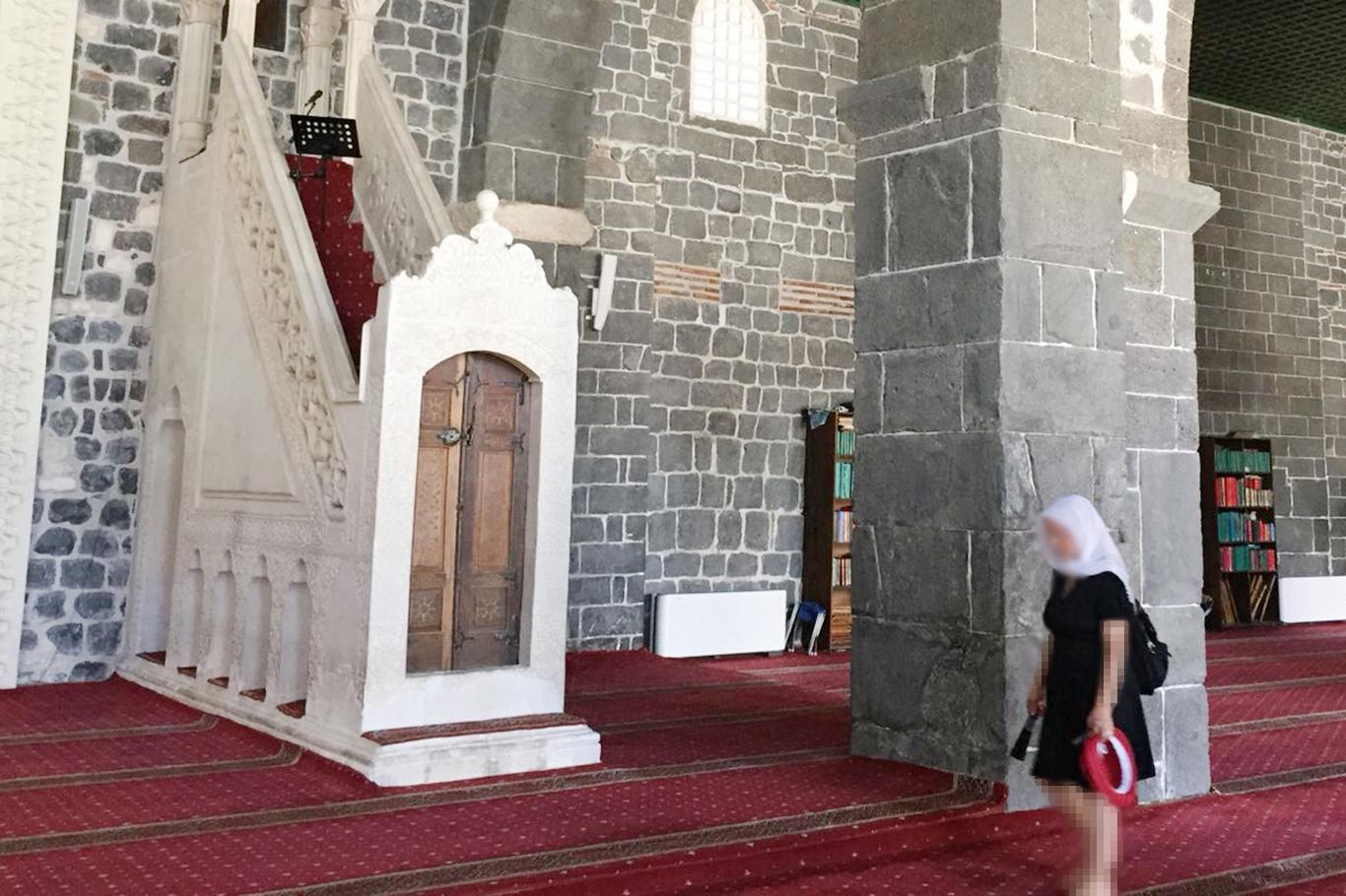Sokaktaki hayâsızlık camilere mi taşınmak isteniyor? Sokaktaki hayâsızlık camilere mi taşınmak isteniyor?